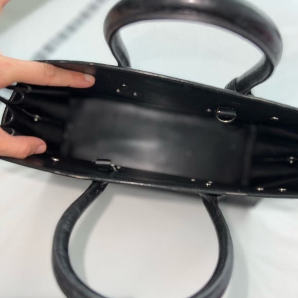 YSL SAC DE JOUR BAG BLK CROCODILE EMBOSSED LEATHER - Picture 7 of 10